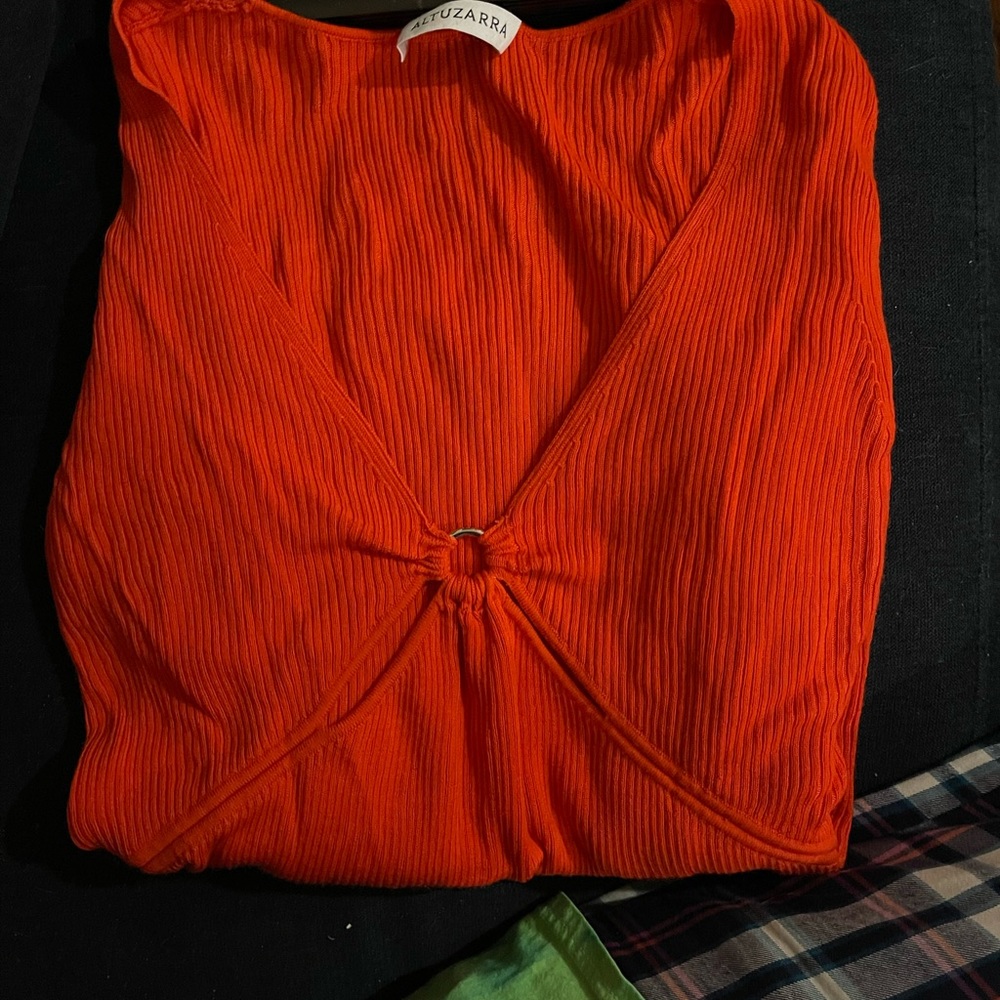 Altuzara S orange cut out sweater nwot